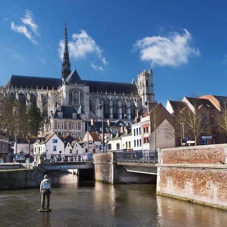 Le Cathedrale Face A La Cathedrale, 6 Couchages * Amiens
